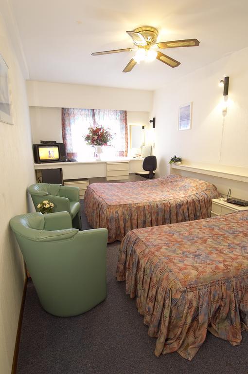 Hotel Apollo Zutendaal Kültér fotó